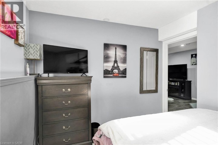 Photo 32 at 52 Dawn Crescent, Cambridge