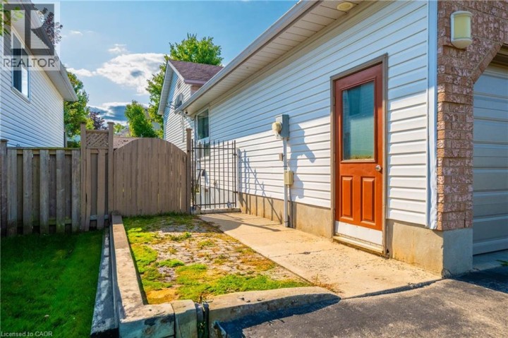 Photo 35 at 52 Dawn Crescent, Cambridge