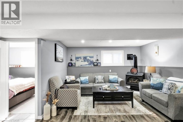 Photo 28 at 52 Dawn Crescent, Cambridge