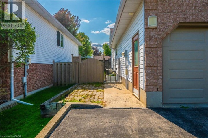 Photo 36 at 52 Dawn Crescent, Cambridge