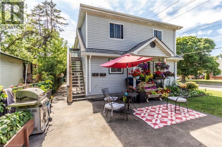 Photo 3 at 104 Oakwood Avenue, Cambridge