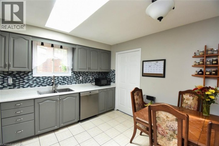 Photo 10 at 3 Evelyn Street, Brantford