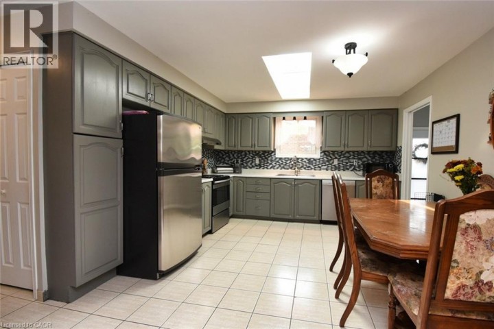 Photo 16 at 3 Evelyn Street, Brantford