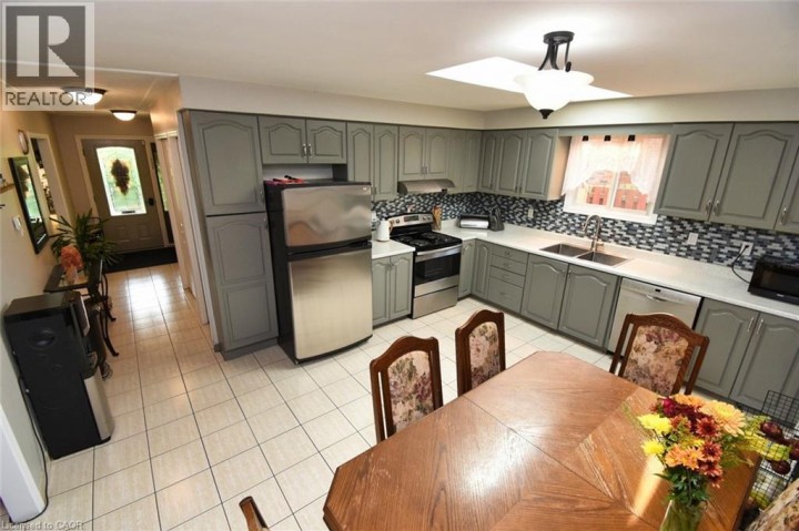 Photo 15 at 3 Evelyn Street, Brantford