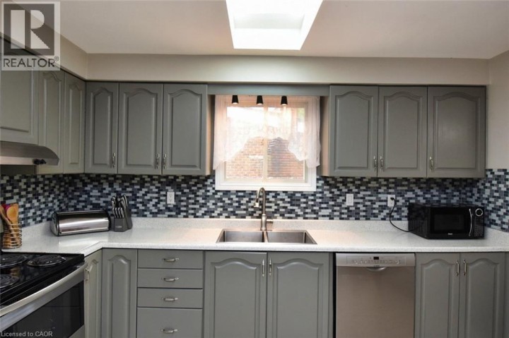 Photo 12 at 3 Evelyn Street, Brantford