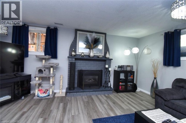 Photo 23 at 3 Evelyn Street, Brantford