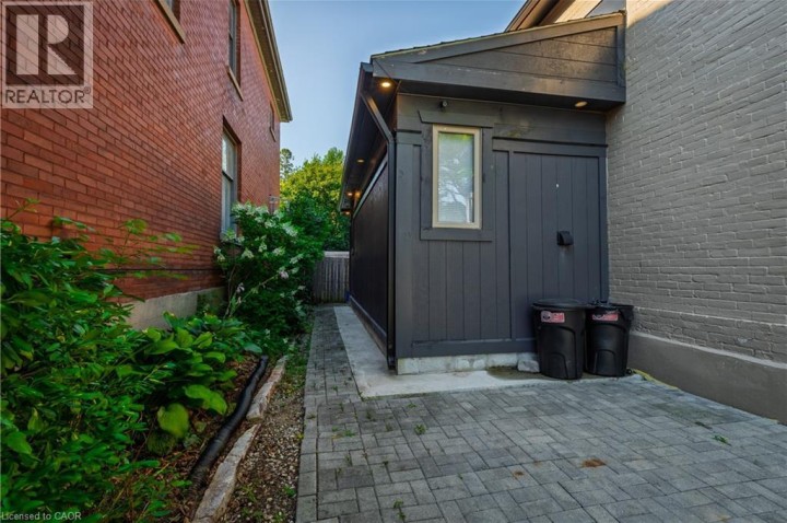 Photo 4 at 499 Canterbury Street, Woodstock