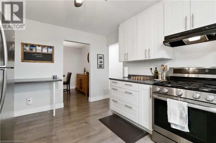 Photo 10 at 8 Sandy Row, Brantford