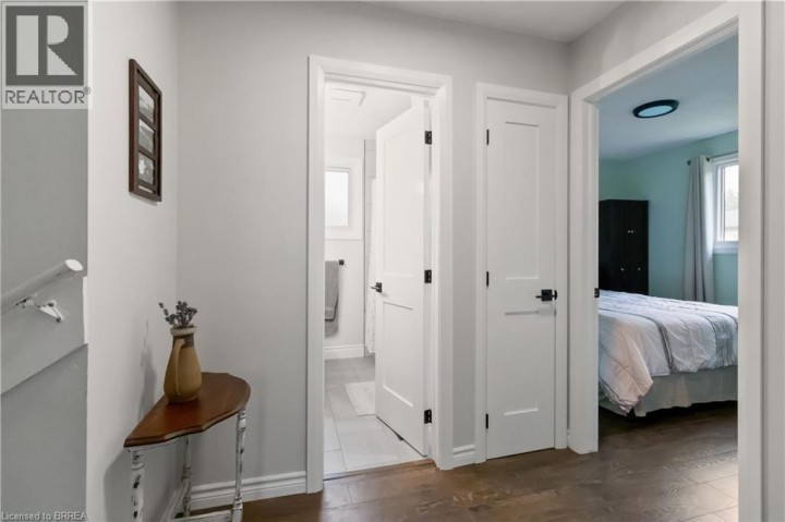 Photo 13 at 8 Sandy Row, Brantford