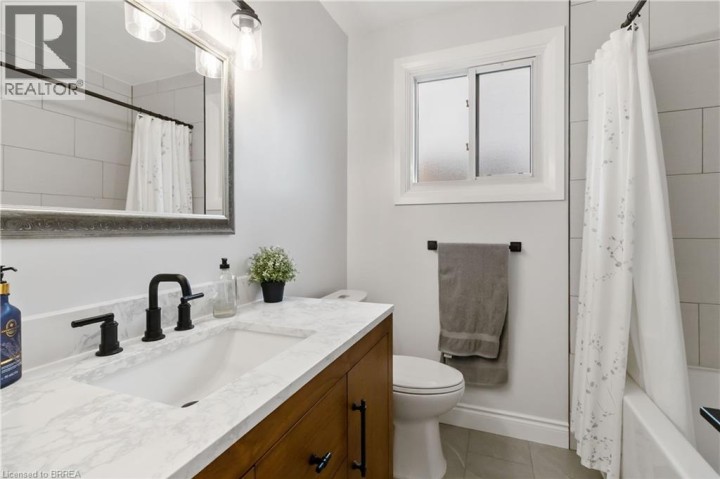 Photo 15 at 8 Sandy Row, Brantford