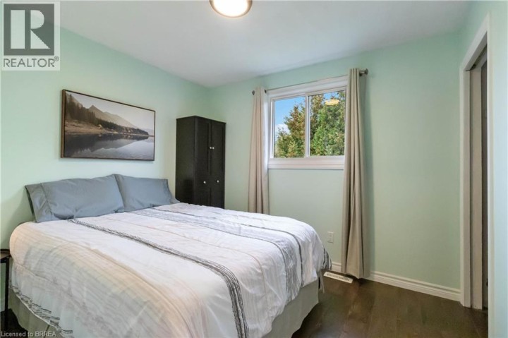 Photo 16 at 8 Sandy Row, Brantford