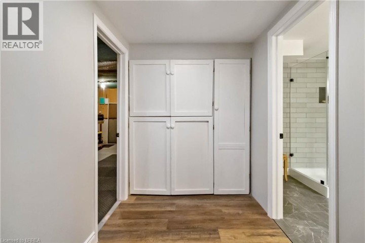 Photo 32 at 8 Sandy Row, Brantford