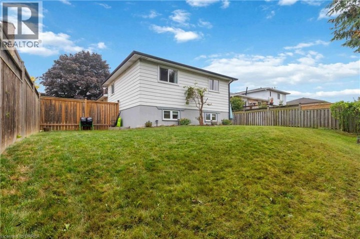 Photo 37 at 8 Sandy Row, Brantford