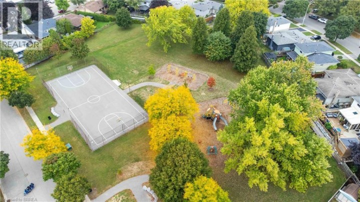 Photo 38 at 8 Sandy Row, Brantford