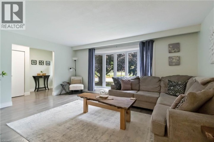 Photo 4 at 8 Sandy Row, Brantford