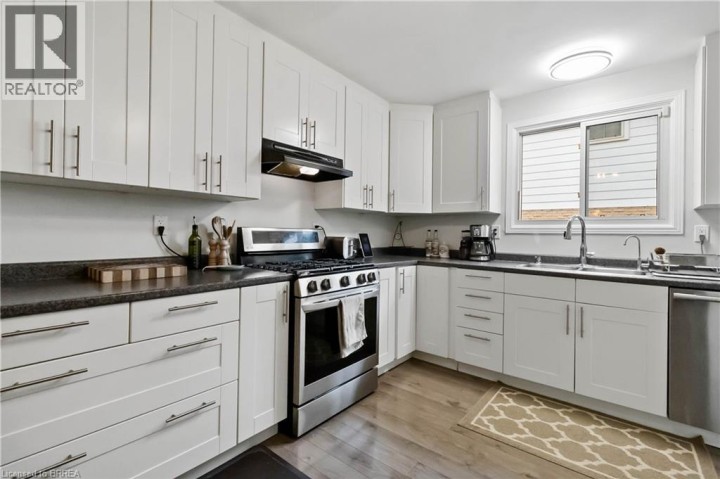 Photo 8 at 8 Sandy Row, Brantford