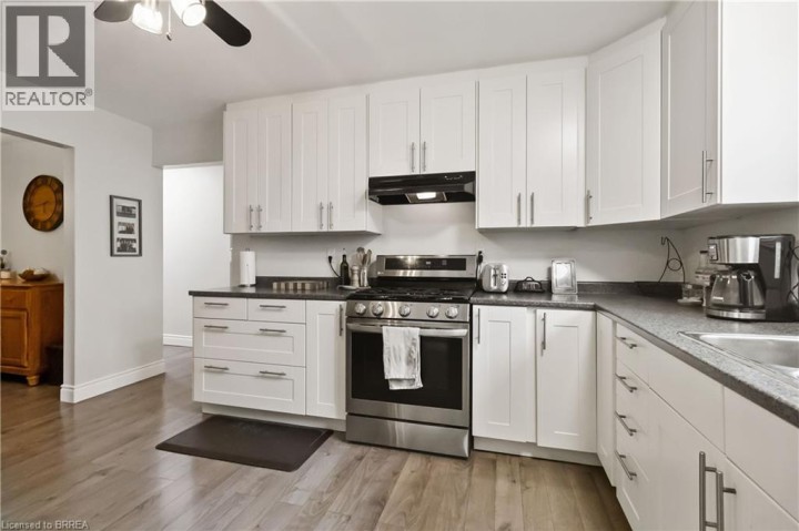 Photo 9 at 8 Sandy Row, Brantford