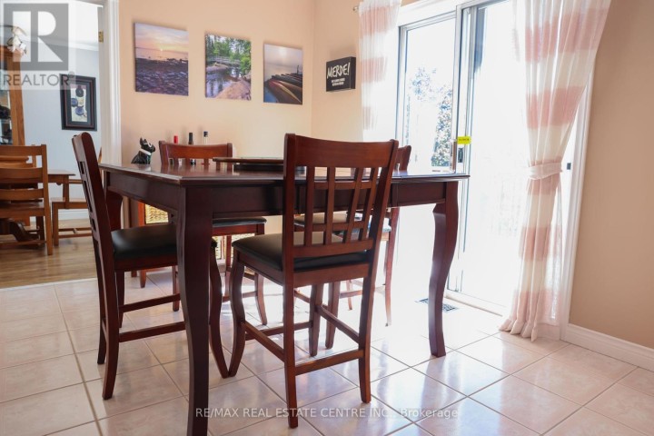 Photo 12 at 119 Hume Drive, Cambridge