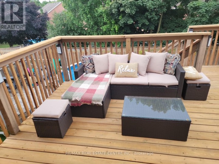 Photo 13 at 119 Hume Drive, Cambridge