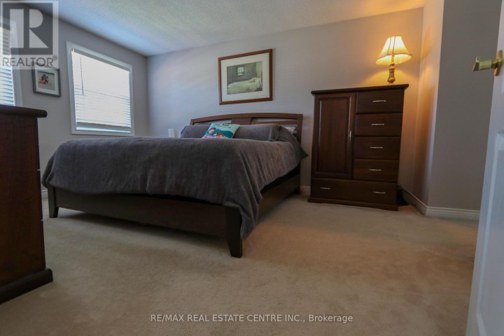 Photo 19 at 119 Hume Drive, Cambridge