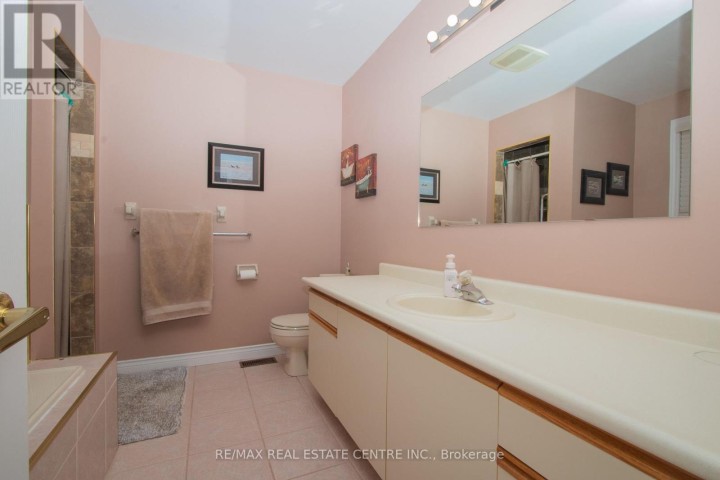 Photo 20 at 119 Hume Drive, Cambridge