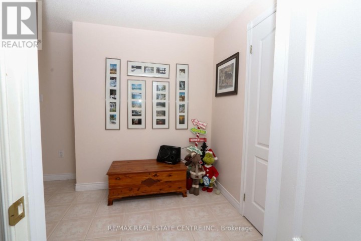 Photo 23 at 119 Hume Drive, Cambridge