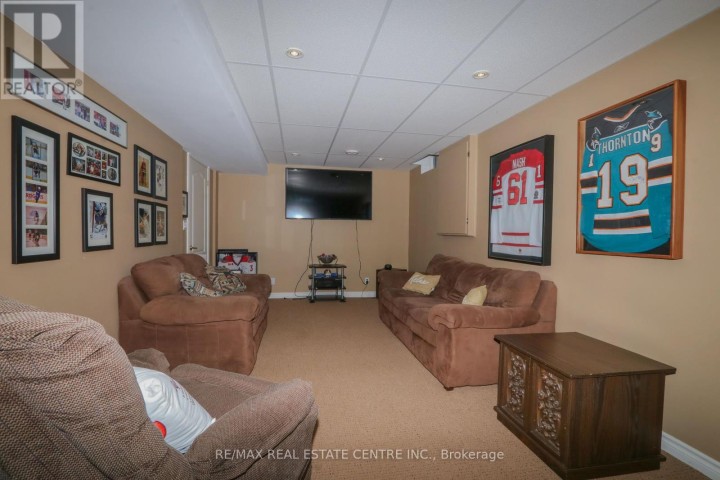 Photo 24 at 119 Hume Drive, Cambridge