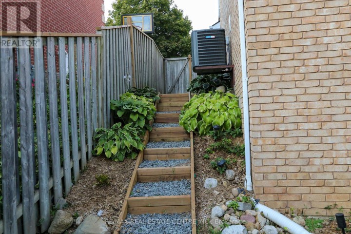 Photo 30 at 119 Hume Drive, Cambridge