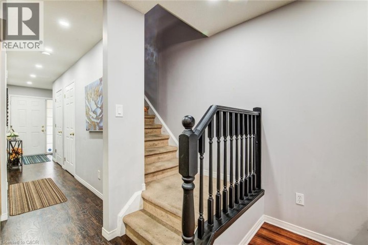 Photo 10 at 120 DUDHOPE Avenue 20, Cambridge