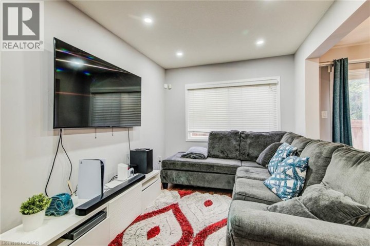 Photo 6 at 120 DUDHOPE Avenue 20, Cambridge