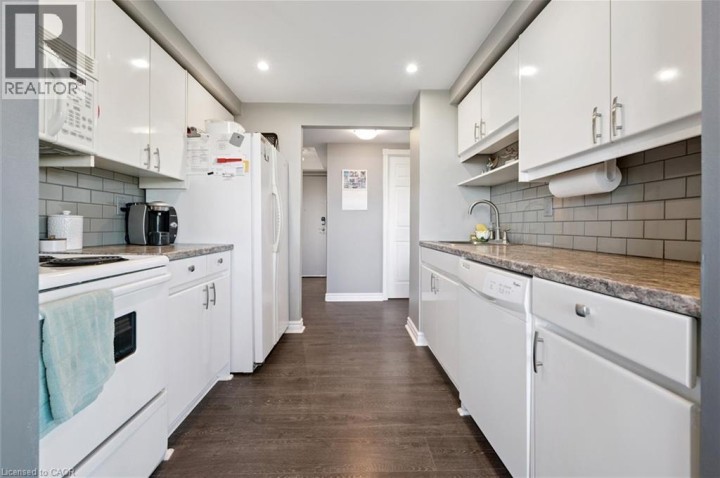 Photo 16 at 237 KING Street W 703, Cambridge