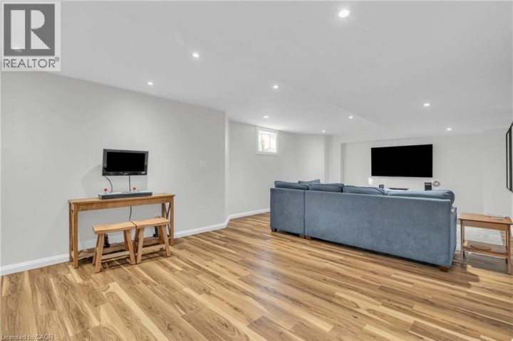 Photo 40 at 36 Beattie Crescent, Cambridge