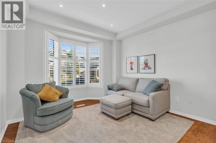 Photo 8 at 36 Beattie Crescent, Cambridge