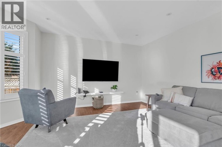 Photo 17 at 36 Beattie Crescent, Cambridge