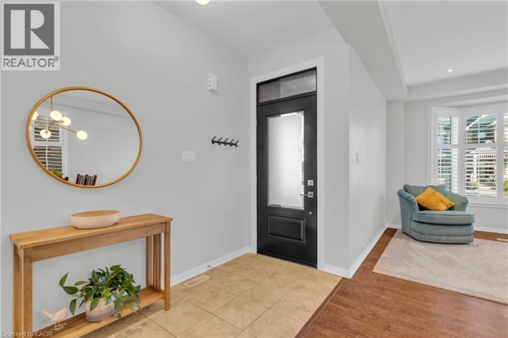 Photo 7 at 36 Beattie Crescent, Cambridge