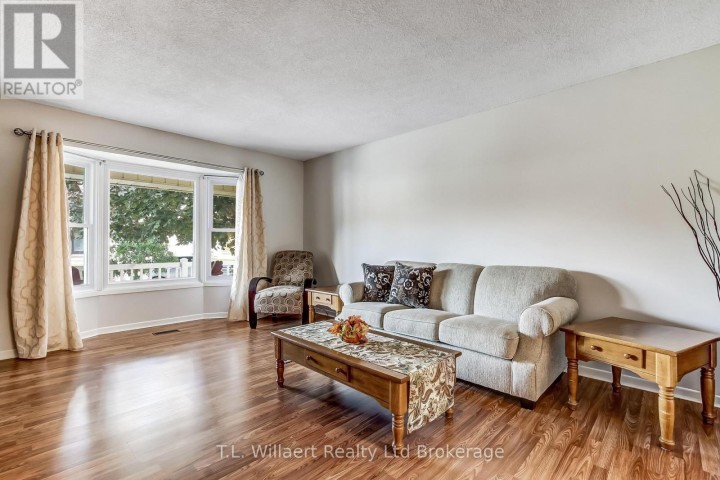 Photo 5 at 62 Edwin Crescent, Tillsonburg Photo 5 at 62 Edwin Crescent, Tillsonburg