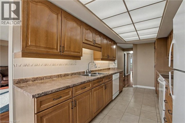 Photo 16 at 190 HESPELER Road 1801, Cambridge