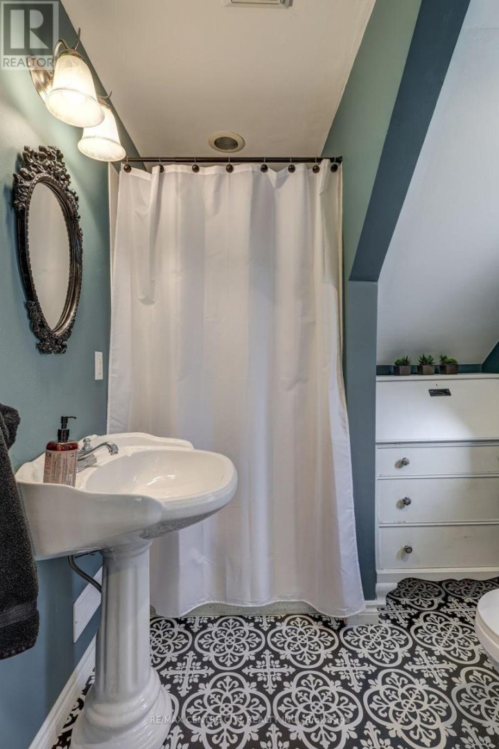 Photo 24 at 134 Wellington Street, St. Thomas