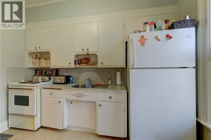 Photo 31 at 111 Erie Avenue, Brantford