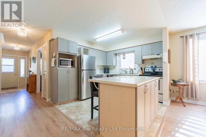 Photo 11 at 19 Brasher Drive, Tillsonburg Photo 11 at 19 Brasher Drive, Tillsonburg