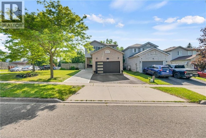 Photo 3 at 40 Alderson Drive, Cambridge