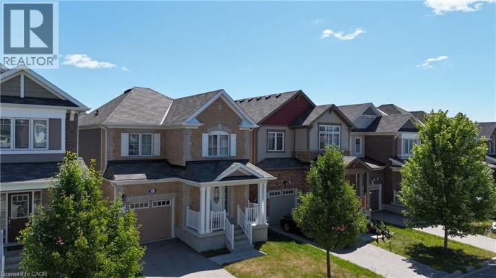 Photo 3 at 47 Pickett Place, Cambridge