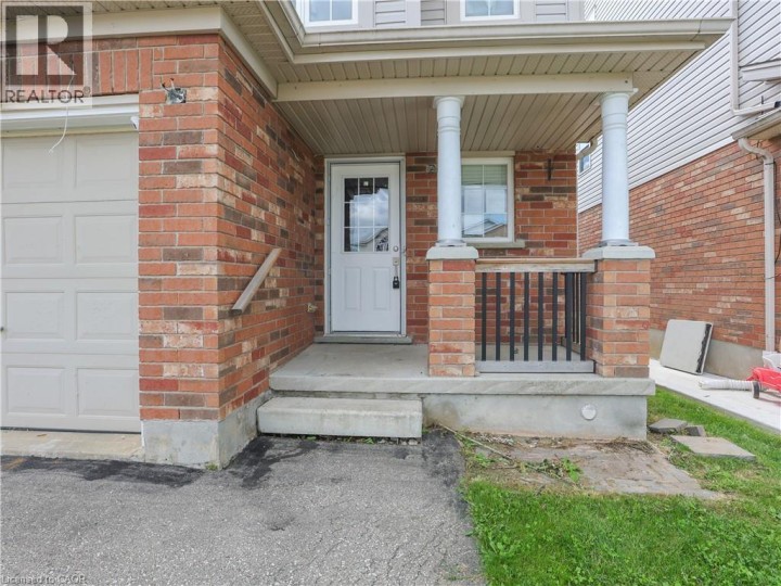 Photo 5 at 14 Chateau Crescent, Cambridge