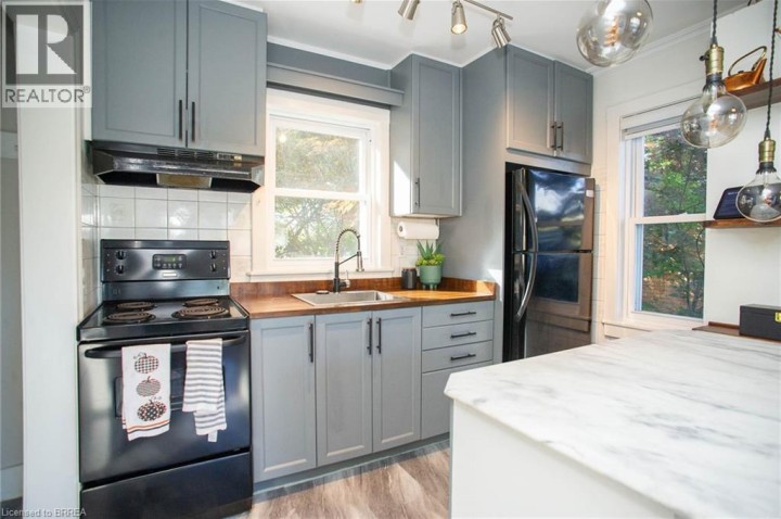 Photo 10 at 24 Avenue Road, Cambridge