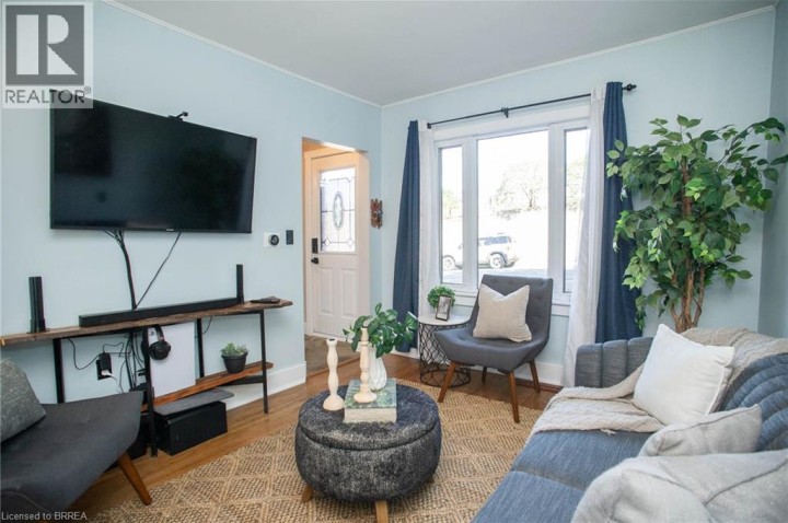 Photo 3 at 24 Avenue Road, Cambridge