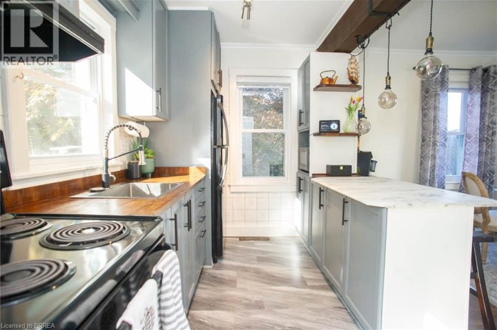 Photo 9 at 24 Avenue Road, Cambridge