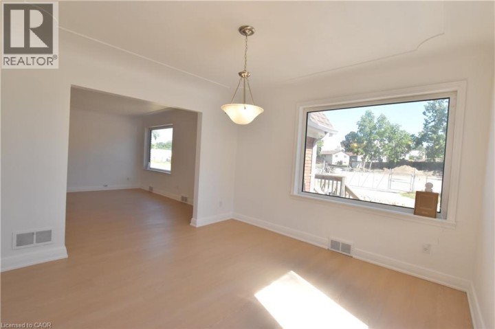 Photo 11 at 238 Lowther Street N, Cambridge