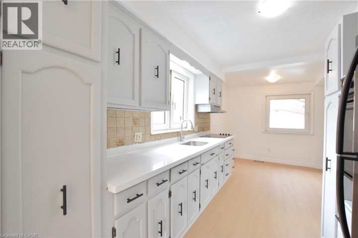 Photo 14 at 238 Lowther Street N, Cambridge