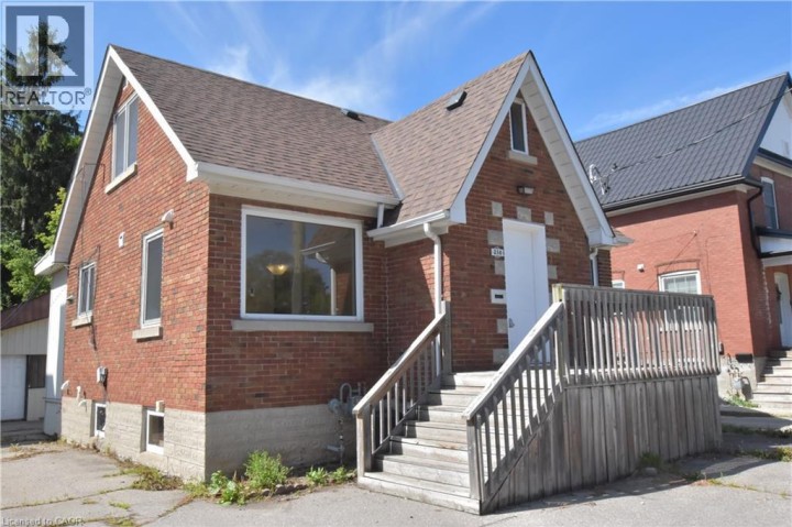 Photo 4 at 238 Lowther Street N, Cambridge