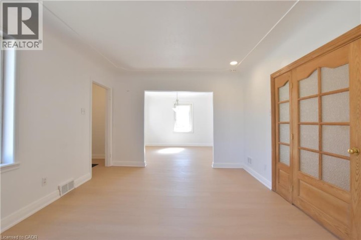 Photo 5 at 238 Lowther Street N, Cambridge